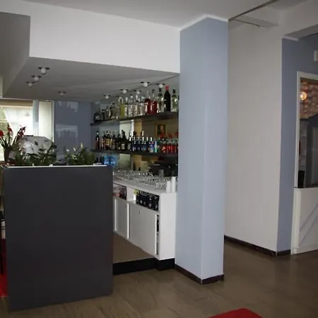 Esperia 3* צ'סנטיקו