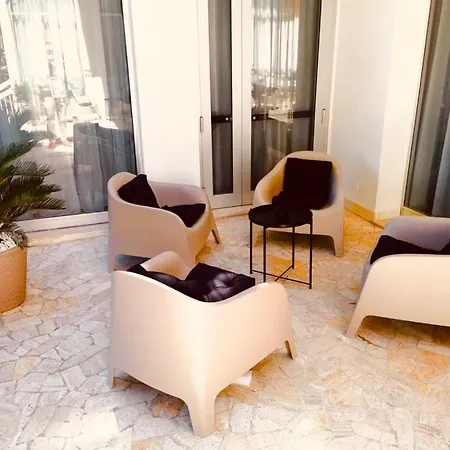 Esperia Hotel 3*