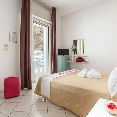 Esperia Hotel 3*