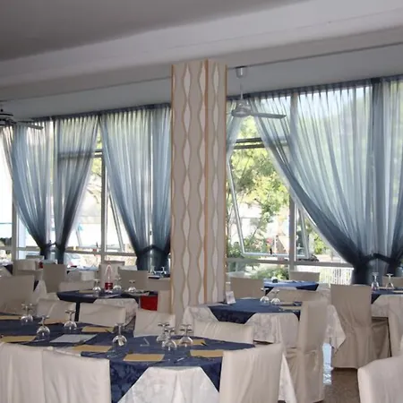 Hotel Esperia 3*