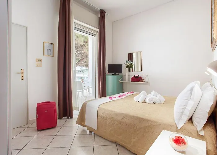 Esperia Hotel 3*